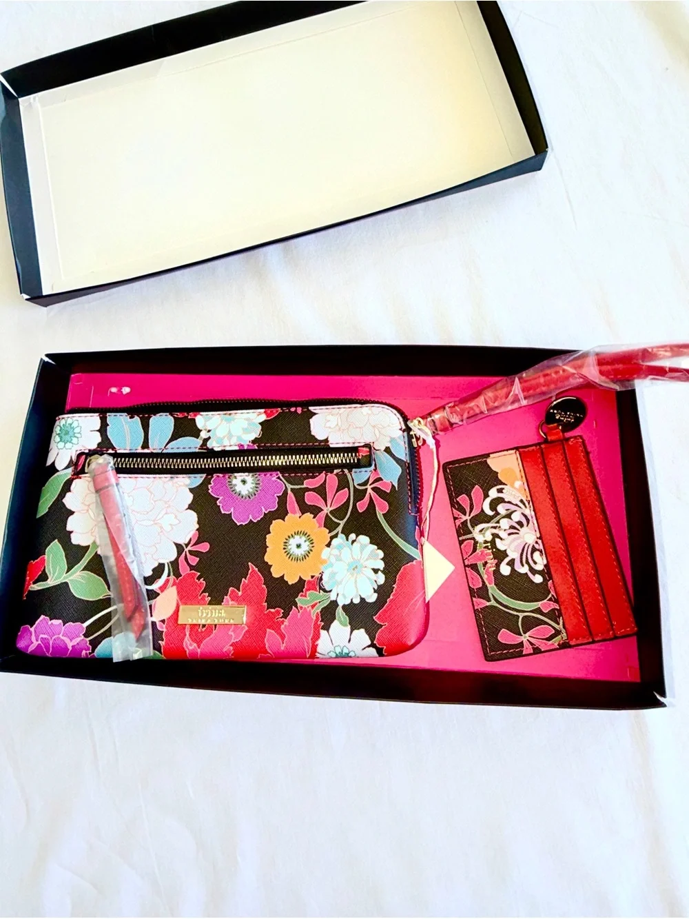 NWT Trina Turk Floral Wristlet & Card Holder Set Black Multi Wallet